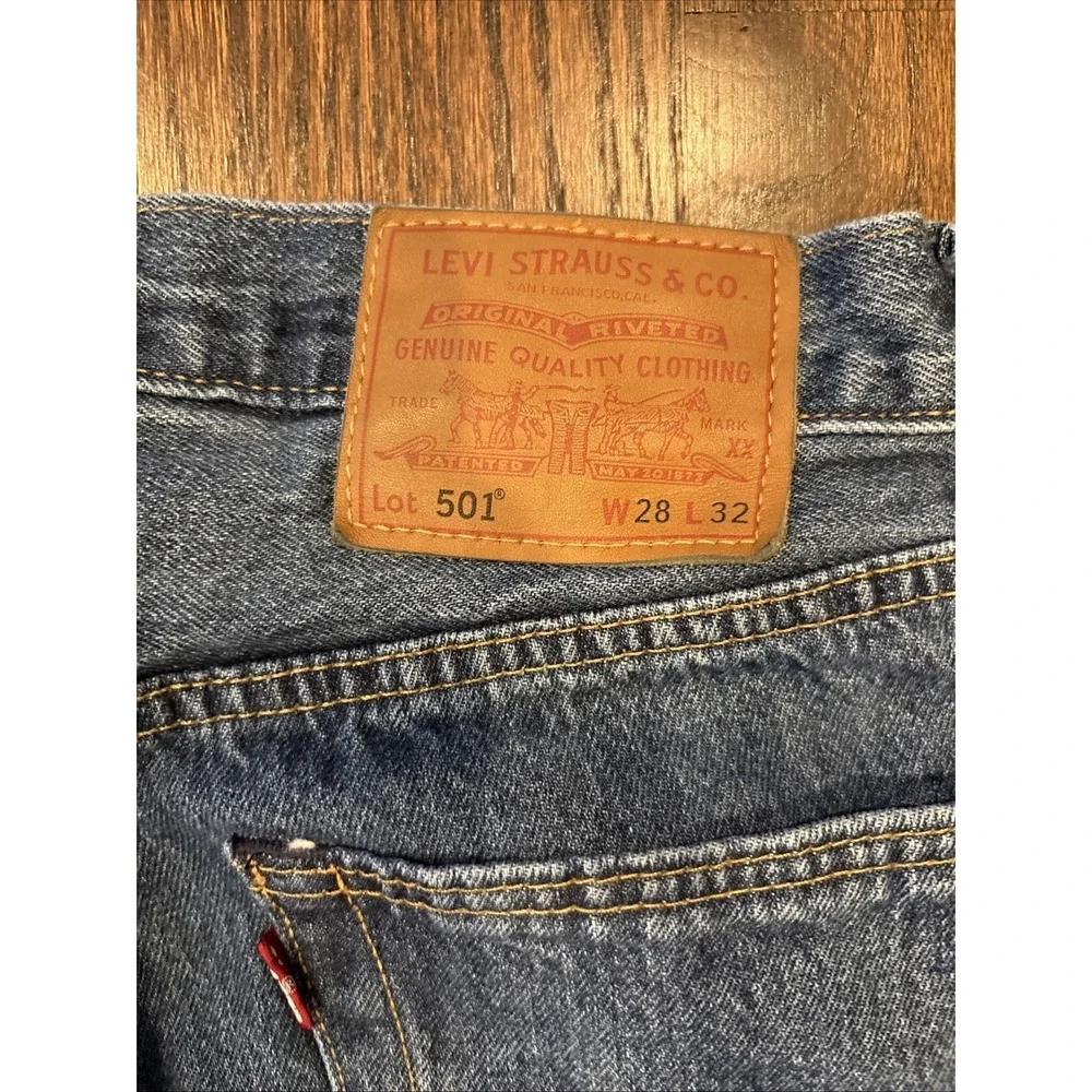 Levi's 501 W28 L32 Button Fly Leather‎ Patch Jeans Actual Inseam 30.5